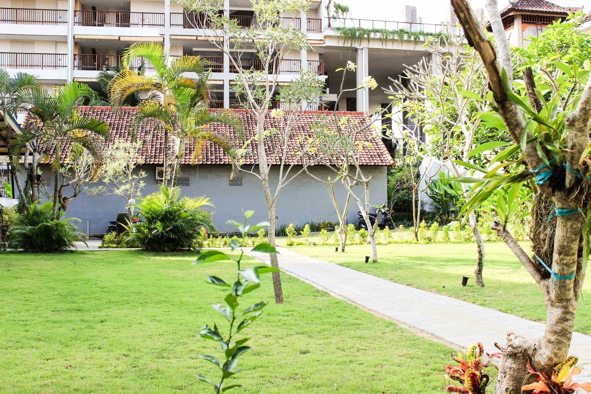 Kemuning Kuta Hotel Exterior photo